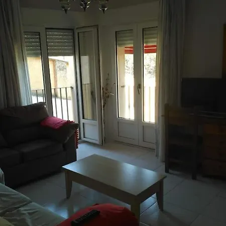 Piso Familiar Telefono Seis Cinco Cuarto Ocho Nueve Cinco Nueve Nueve Siete *